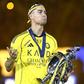 Ronaldo com a taça de campeão saudita (foto: EPA/Stringer)