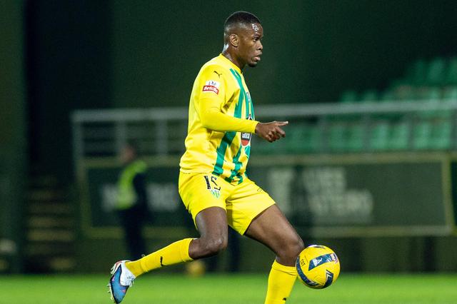 Yaya Sithole, médio do Tondela
