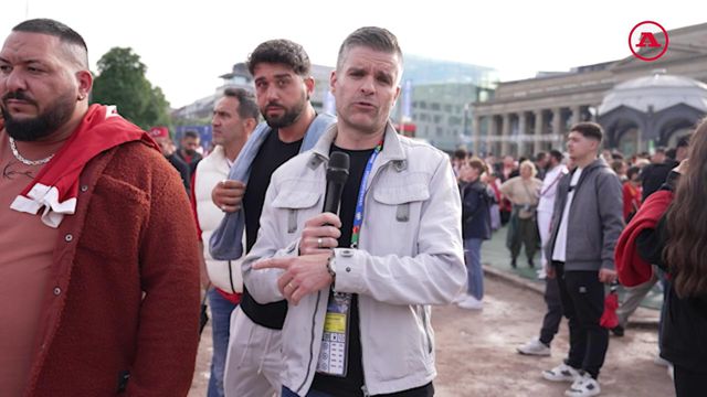 Turquia-Portugal visto da 'fan zone' de Estugarda
