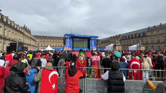 Fan Zone lotada em Estugarda