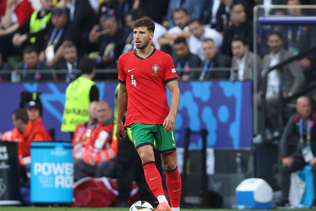 Rúben Dias com «os pés assentes no chão» após apuramento de Portugal