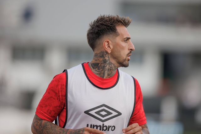 Estrela da Amadora: Miguel Lopes renovou por mais uma época