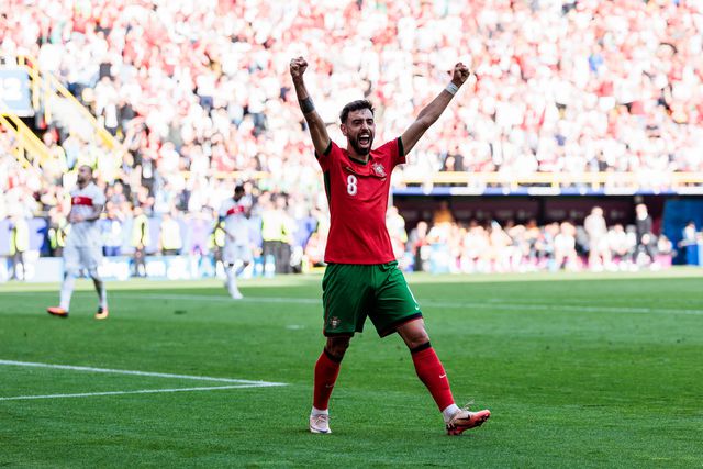 VÍDEO: Ronaldo assiste Bruno Fernandes para o 3.º de Portugal