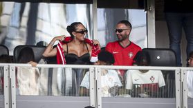Fotogaleria: Georgina Rodríguez assistiu ao Turquia-Portugal