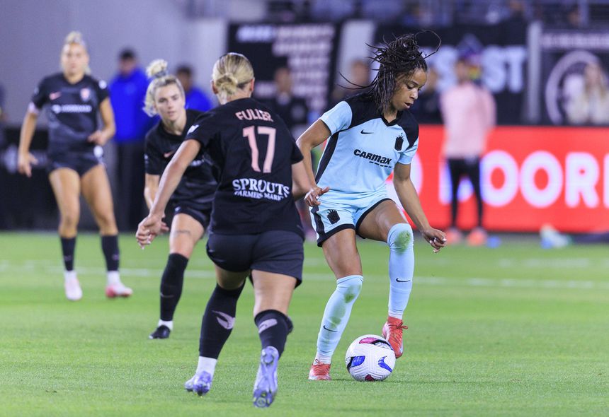 Jéssica Silva em ação pelo Gotham