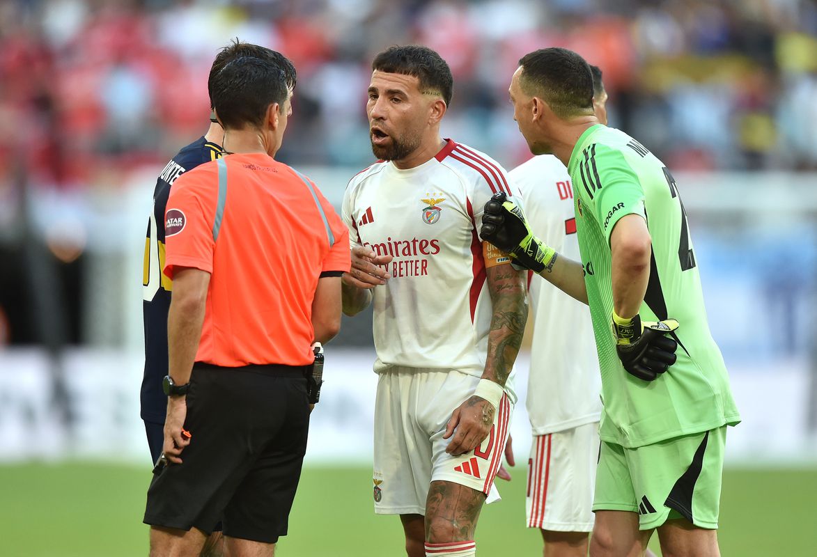 Marchesín manda 'bicada' ao Benfica: «Desde que não haja nada de estranho...»