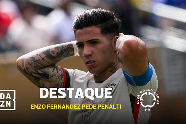 Câmara do árbitro apanha Enzo Fernández a cair na área. Era penálti? (vídeo)