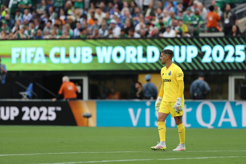 Cláudio Ramos tem aproveitado a lesão de Diogo Costa para somar minutos neste Mundial de Clubes