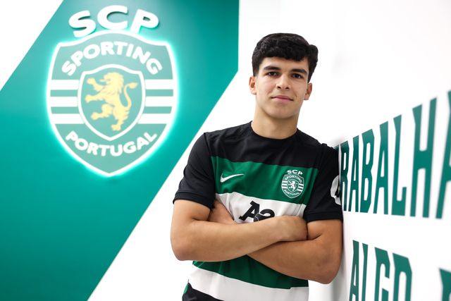 Avançado assina pelo Sporting