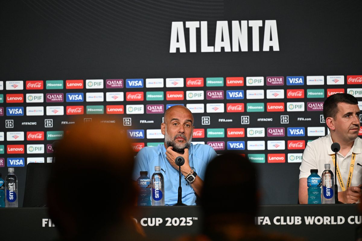 Guardiola: «Temos demasiados jogadores, alguns terão de sair»