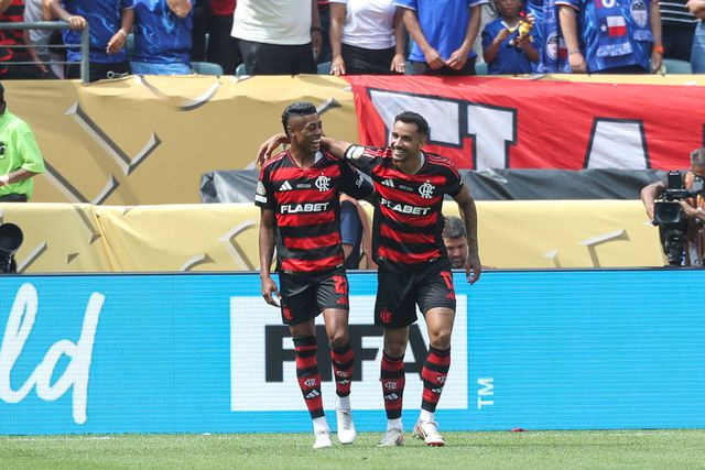 Confiança dos adeptos brasileiros até já tem hino: «Vem Europeu!...»