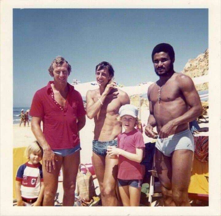 Neste dia em 1972: Dupla de reis a banhos no Algarve