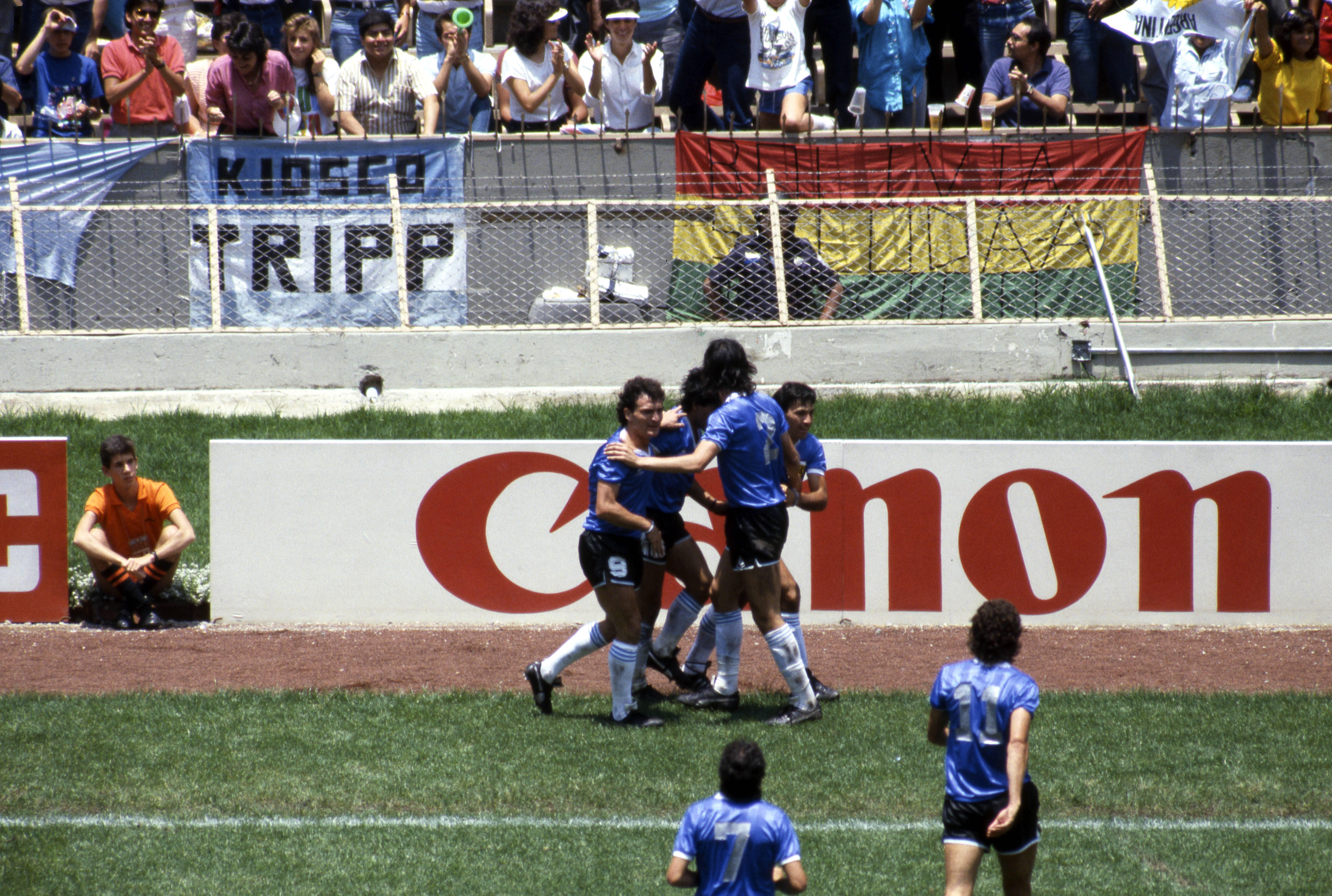 Festejos de Maradona e companhia frente a Inglaterra, nos quartos de final do Mundial 1986 - Foto: IMAGO