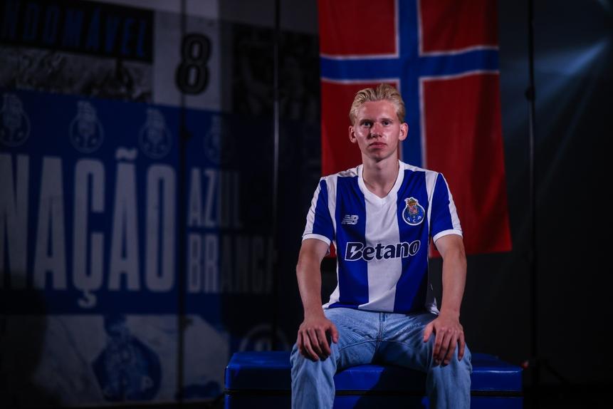 Eirik Granaas, médio que o FC Porto contratou ao Fredrikstad - Foto: FC PORTO
