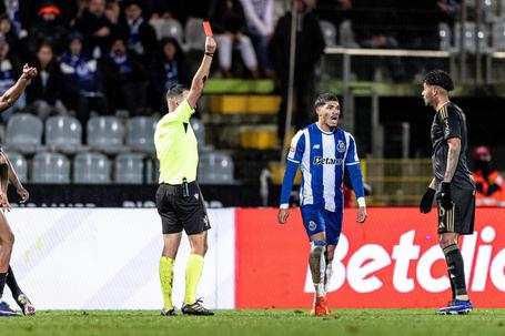 William Gomes e o FC Porto contestaram os dois jogos de castigo pelo vermelho frente ao Casa Pia - Foto: Imago