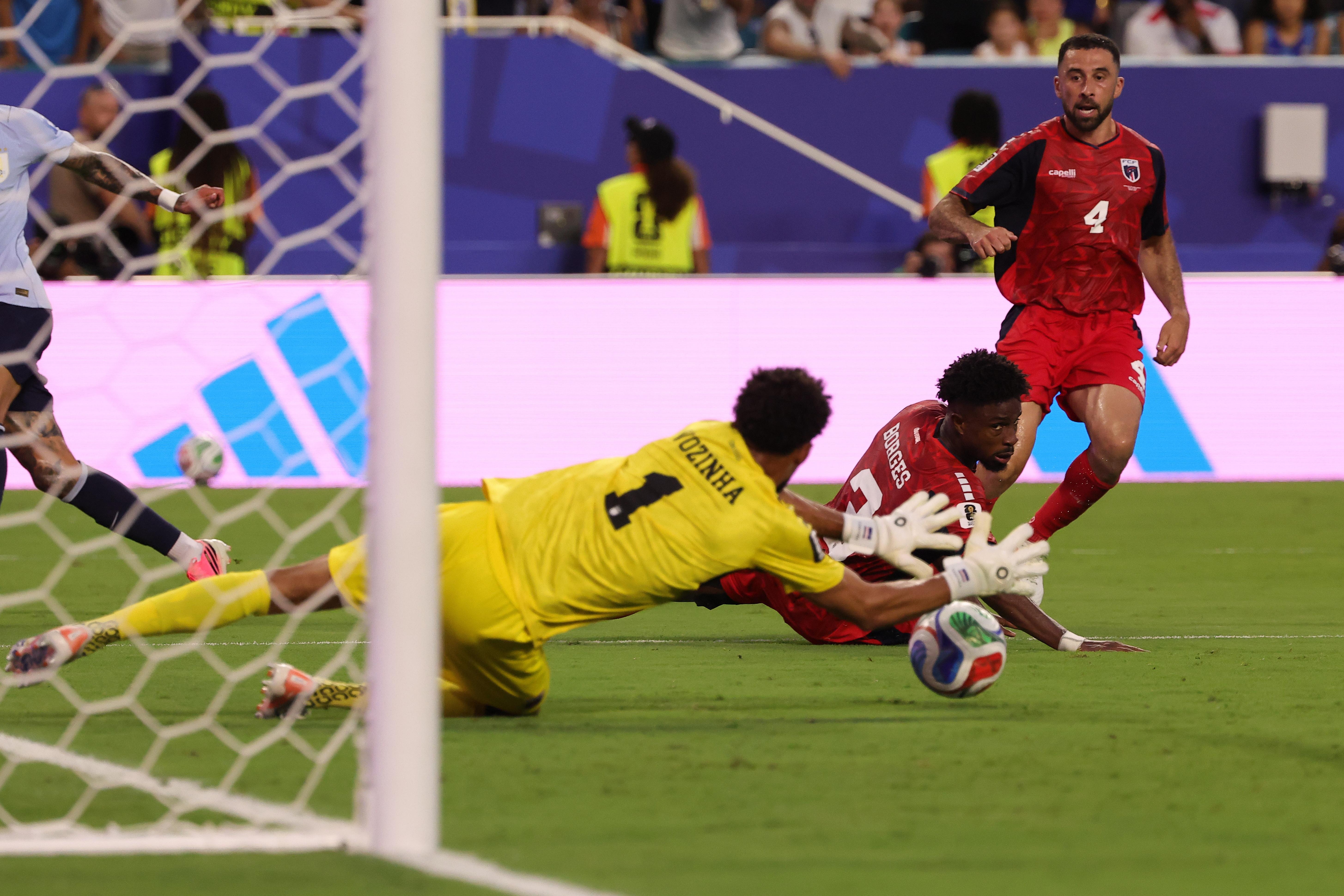 Uruguai-Cabo Verde (Foto: EPA/CRISTOBAL HERRERA-ULASHKEVICH)