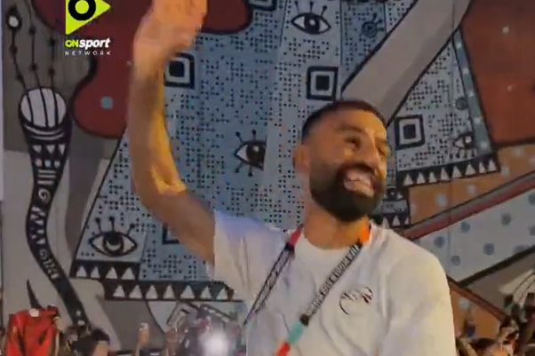 Salah em festa com os adeptos