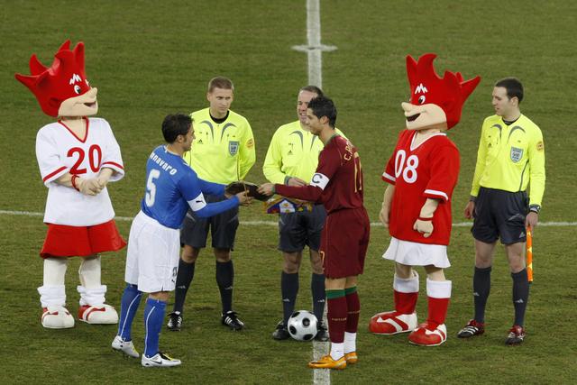Cannavaro e Ronaldo no Itália-Portugal de 2008 (IMAGO)