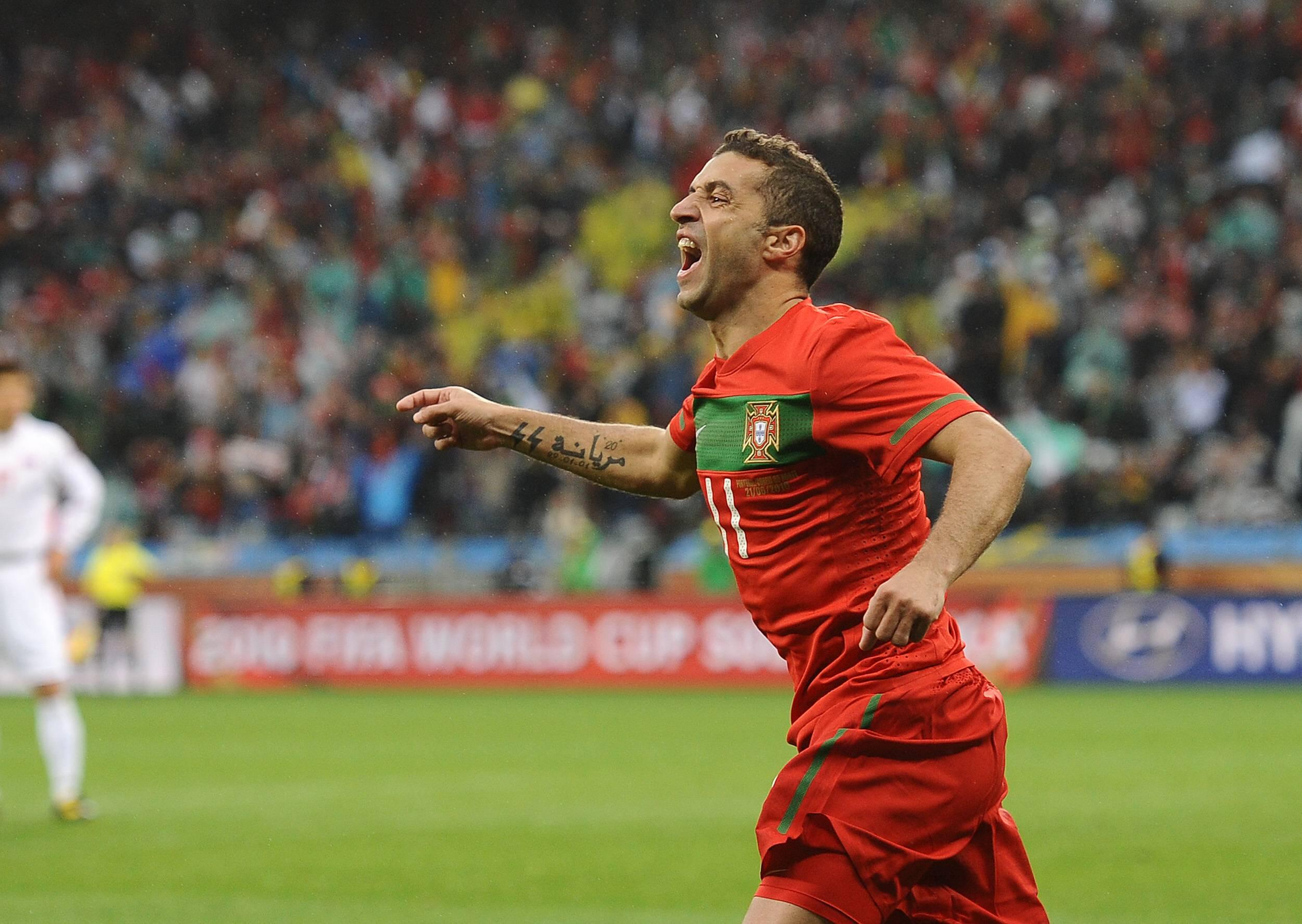 Simão: dois golos em sete jogos (2006 e 2010). O antigo extremo fez o gosto ao pé contra México, na Alemanha, e Coreia do Norte na África do Sul. Somou 624 minutos