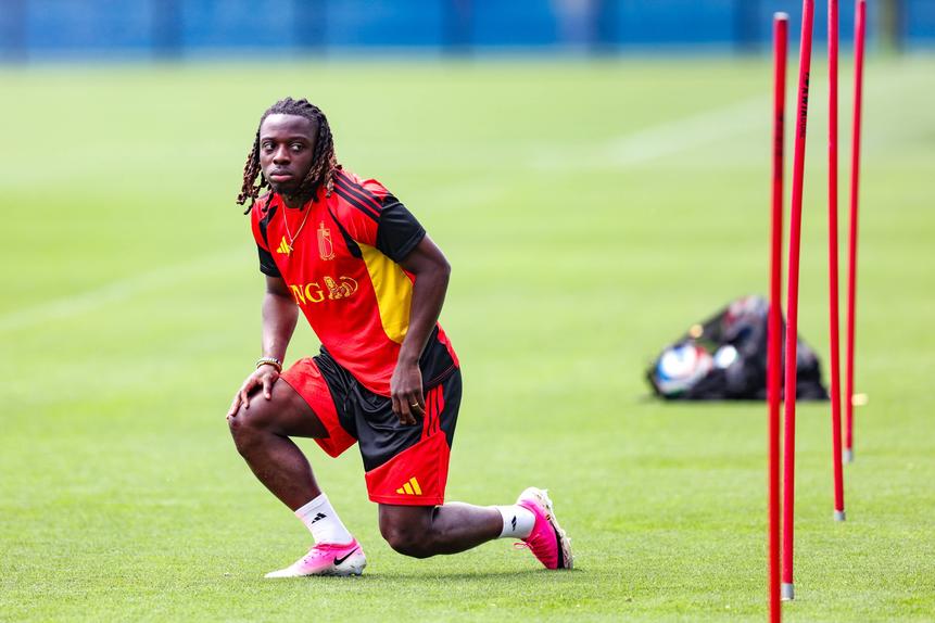 Jérémy Doku é esperado amanhã no treino dos belgas