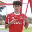 Afonso Baldé, 16 anos, lateral-direito — Foto: SL Benfica
