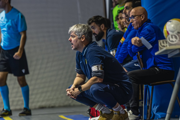 Miguel Velez deixa o União e Progresso da Venda Nova para assumir o comando técnico do Leões de Porto Salvo