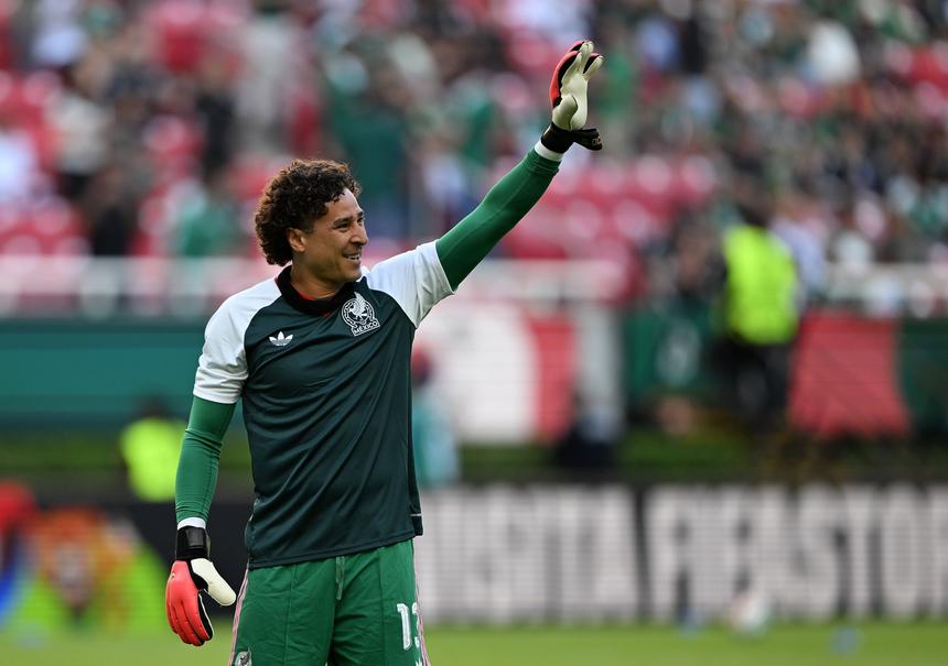 Guillermo Ochoa prepara-se para defrontar a Chéquia