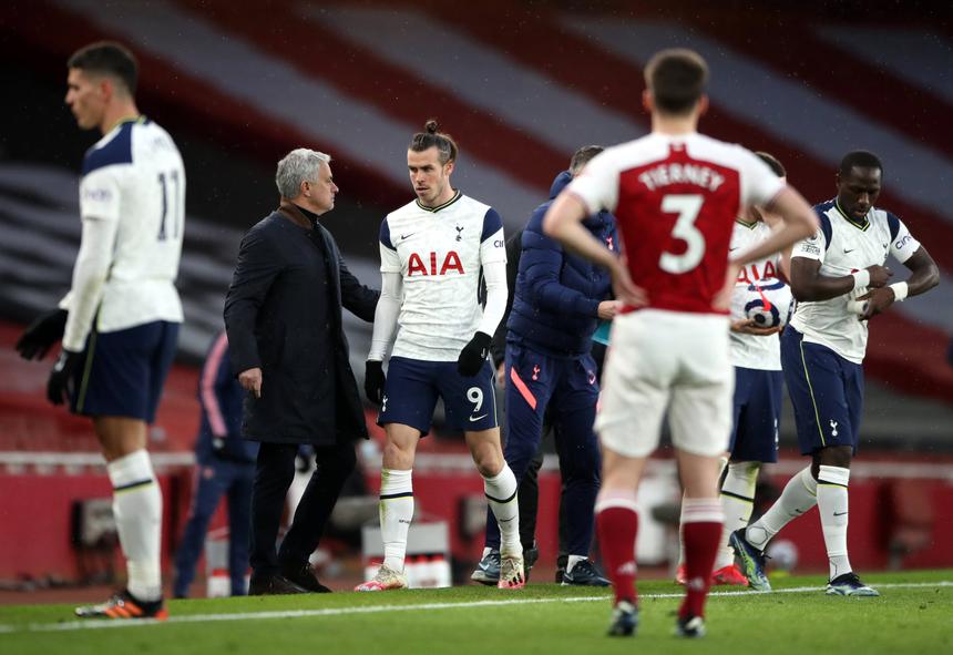 Mourinho e Bale em 2021