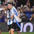 Enzo Fernández e Messi são colegas na seleção 'albiceleste', pela qual conquistaram o Mundial 2022
