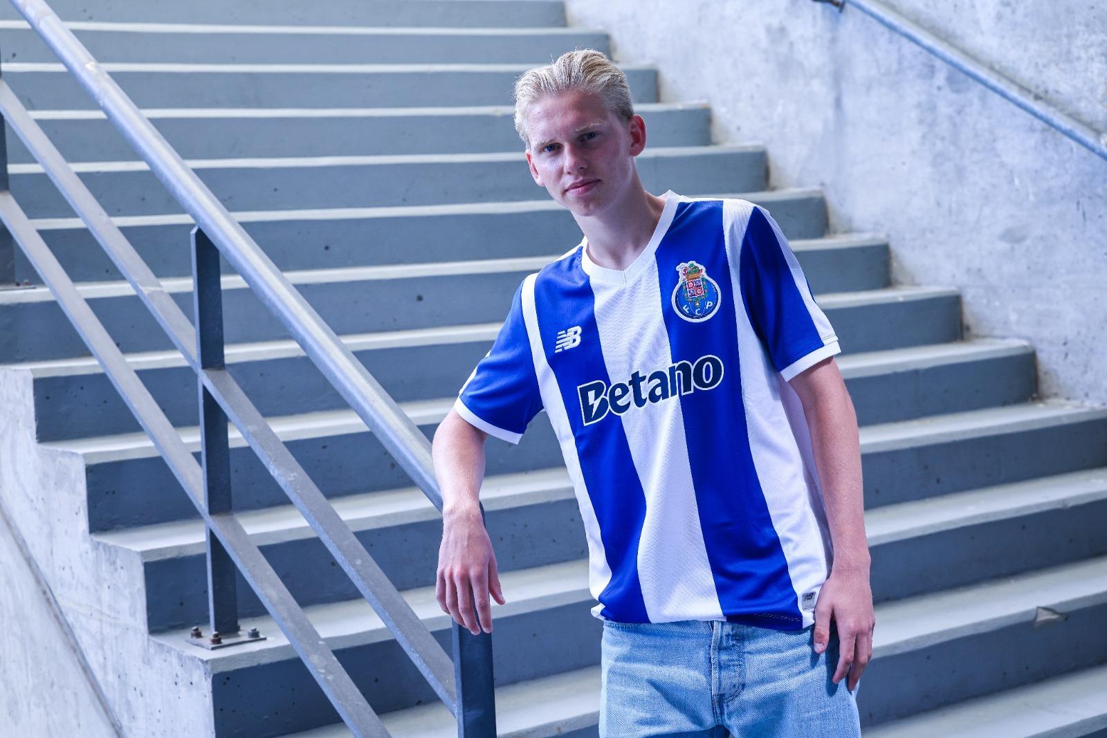 Eirik Granaas (médio-centro)