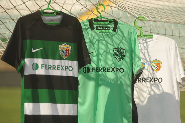 Vorskla anuncia nova camisola principal… igual à do Sporting