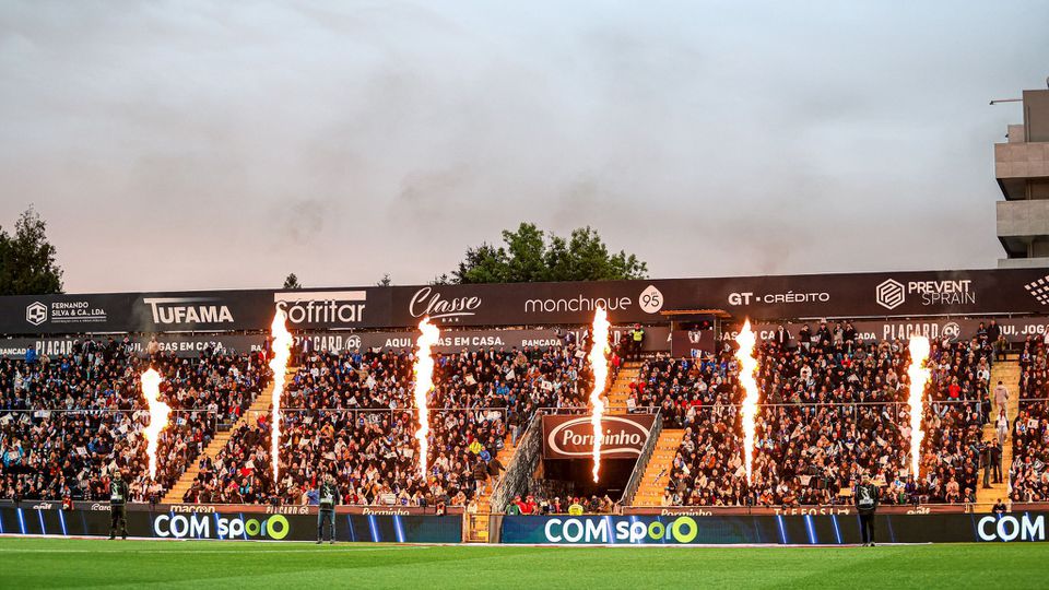 Famalicão: plantel apresentado em (dupla) festa rija