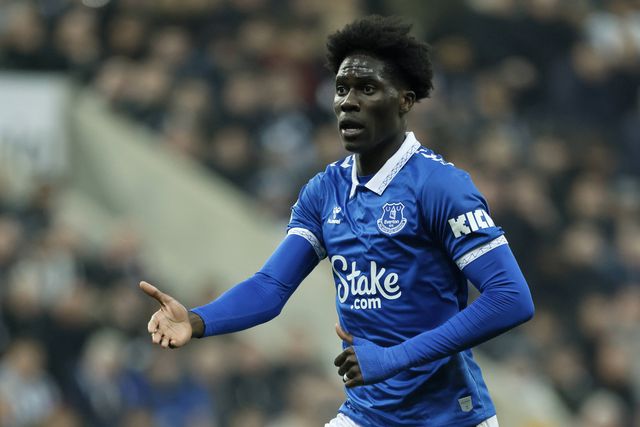 Oficial: Amadou Onana é reforço do Aston Villa