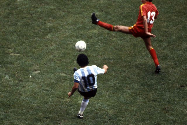 Camisola de Maradona com 38 anos vai ser leiloada por valor milionário