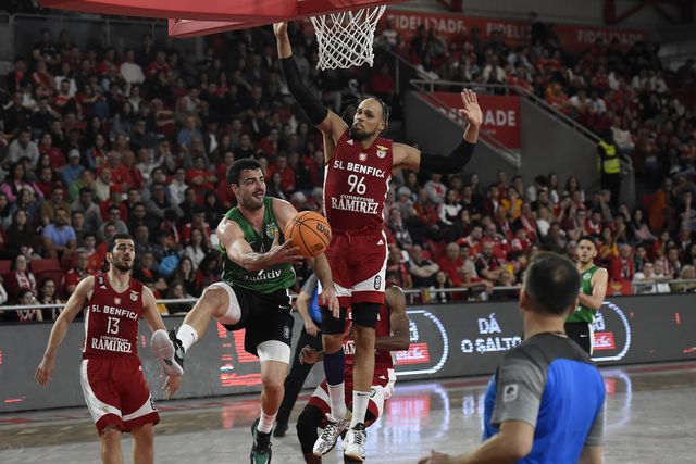 Ivan Almeida a caminho do Sporting