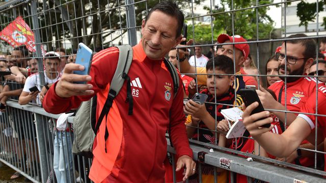 «Divórcio Schmidt-adeptos está latente, vem da época do título e discurso do treinador é propositado»