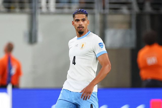 Ronald Araújo operado com sucesso