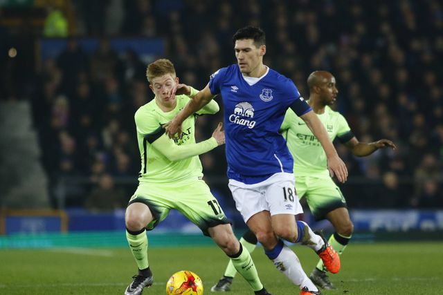 Recordista de jogos na Premier League interrompe reforma para jogar na 11.ª divisão