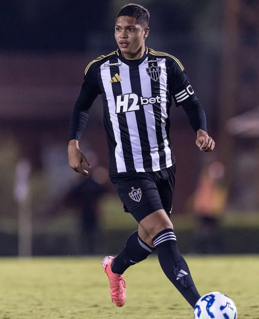 Central esquerdino está prestes a viver a primeira experiência no futebol europeu (Foto: Renan Santana/Instagram)