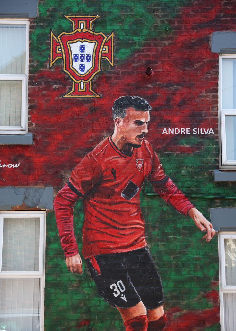 Visão aproximada de André Silva, irmão de Diogo Jota que jogava no Penafiel (Foto: EPA/ADAM VAUGHAN)