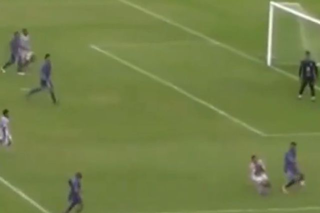 Brasil: Fica com pescoço preso em fio de papagaio de papel durante jogo  