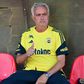 José Mourinho no banco de suplentes do Fenerbahçe