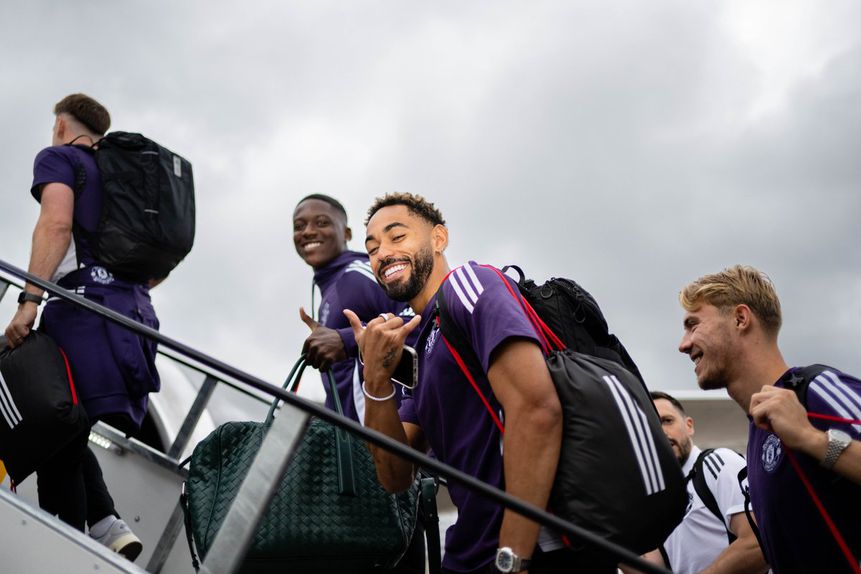 Matheus Cunha com os seus novos colegas de equipa