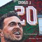 Junto a Diogo Jota está a frase dedicada pelos adeptos «He's a lad from Portugal, better than Figo don't you know Oh his name is Diogo» — «É um rapaz de Portugal, melhor que o Figo, sabiam? Oh, o nome dele é Diogo!