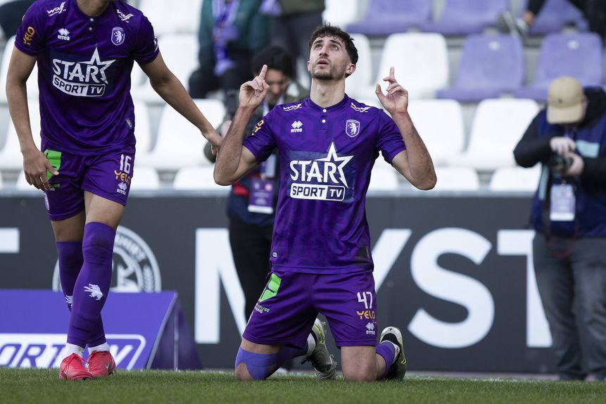 Welat Cagro celebra pelo Beerschot (IMAGO)
