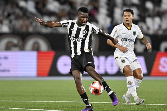 Mercado: já esteve próximo do Benfica, está a ser negociado pelo Estoril