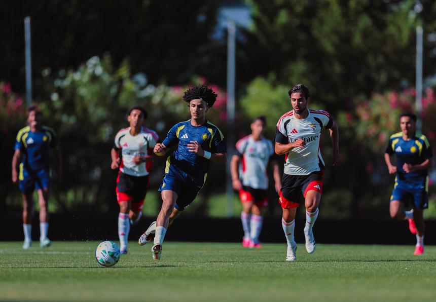Benfica B triunfante na receção ao Al Nassr (Foto: Al Nassr)