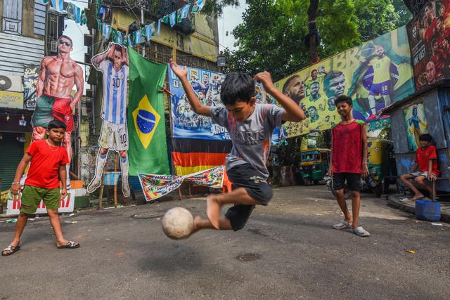 Nem todas as crianças podem ser um Cristiano Ronaldo ou Lionel Messi... - Foto: IMAGO