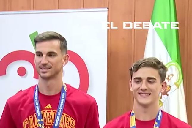 Haja tomates! A recompensa inusitada para dois campeões do mundo