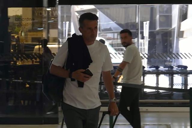 As imagens da partida do Benfica para a Suíça